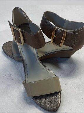 Nine West ex 7, Two-Tone Bronze & Taupe Wedge Sandals with Buckle
